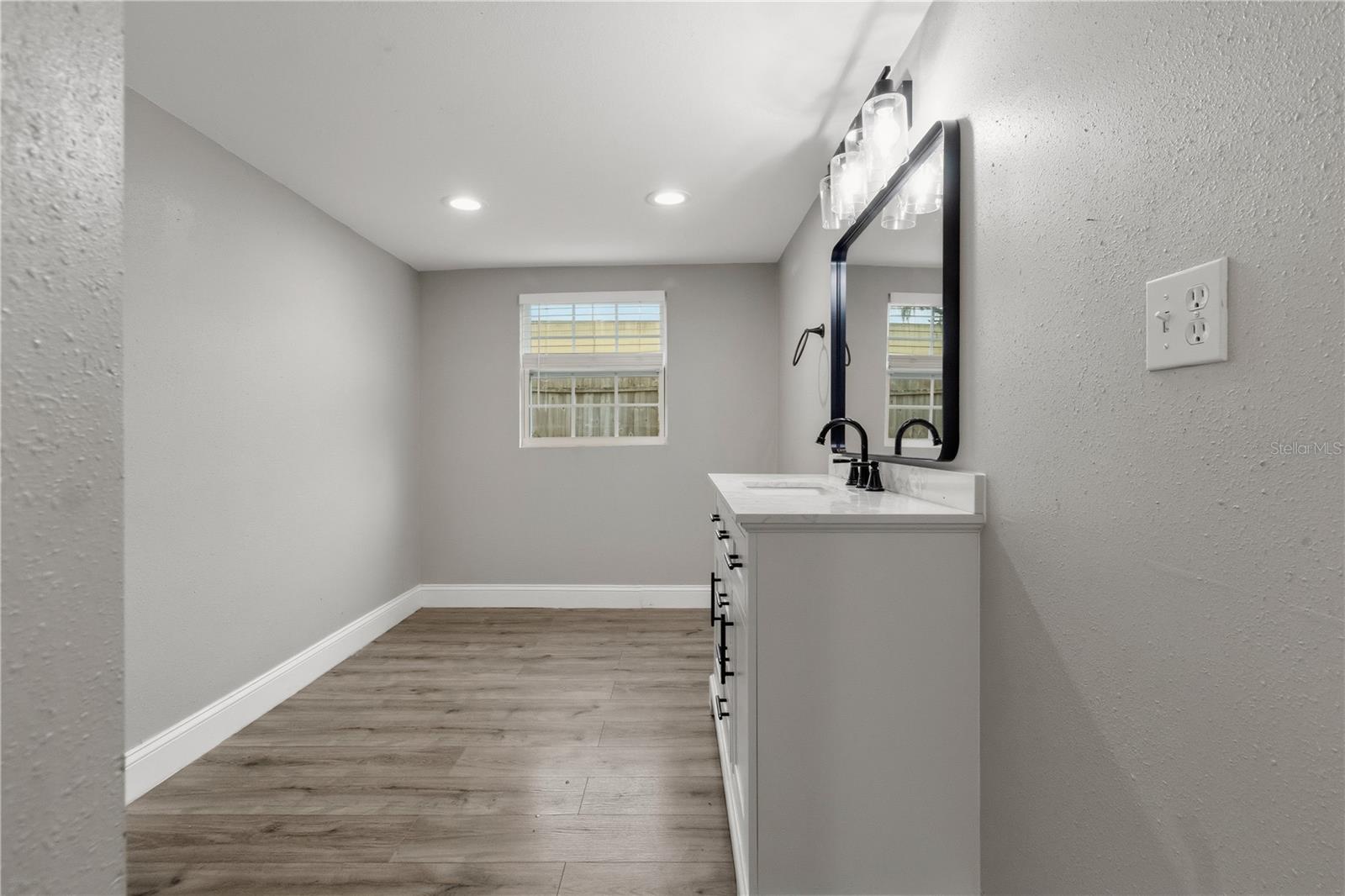 320 E ALTHEA AVE — photo 23