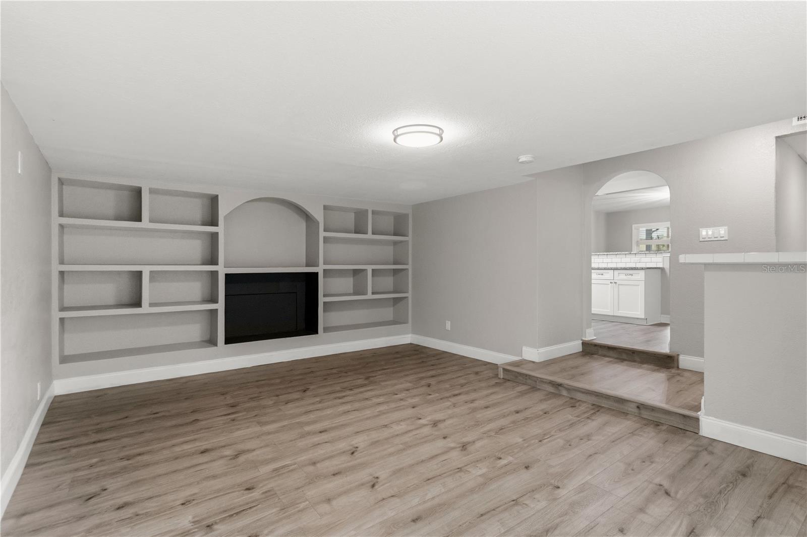 320 E ALTHEA AVE — photo 13
