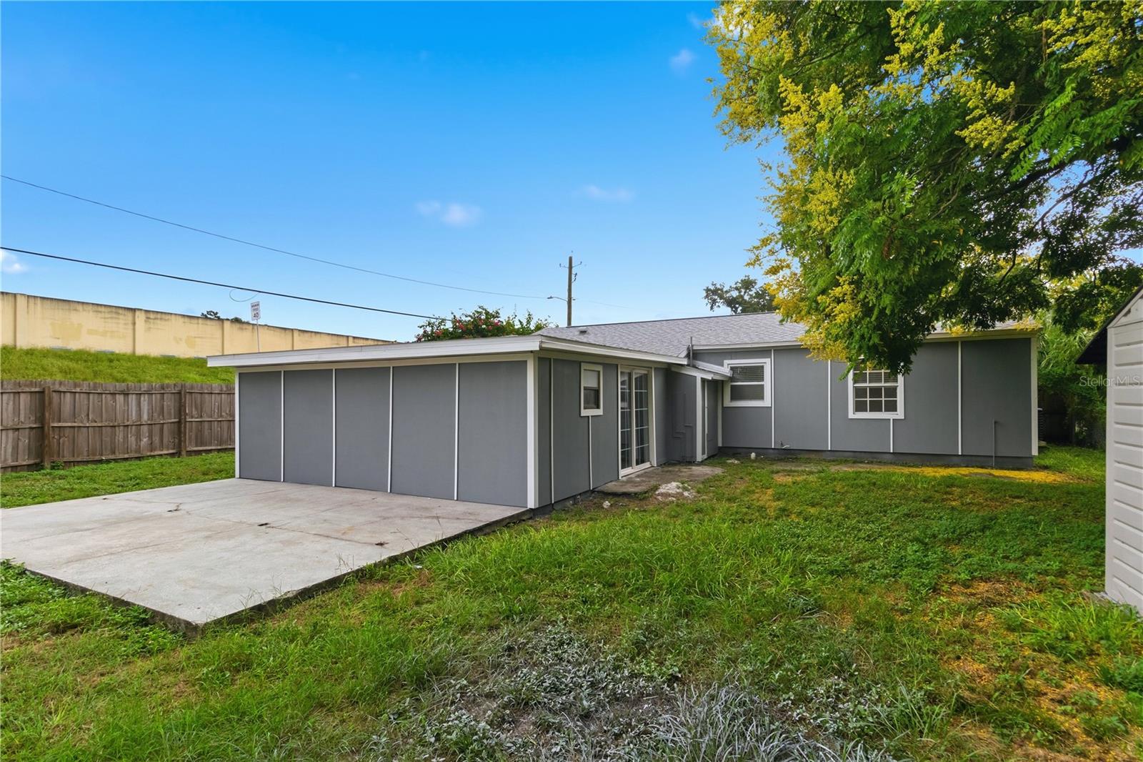320 E ALTHEA AVE — photo 34
