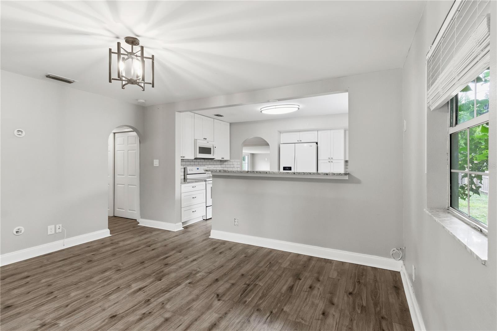 320 E ALTHEA AVE — photo 6