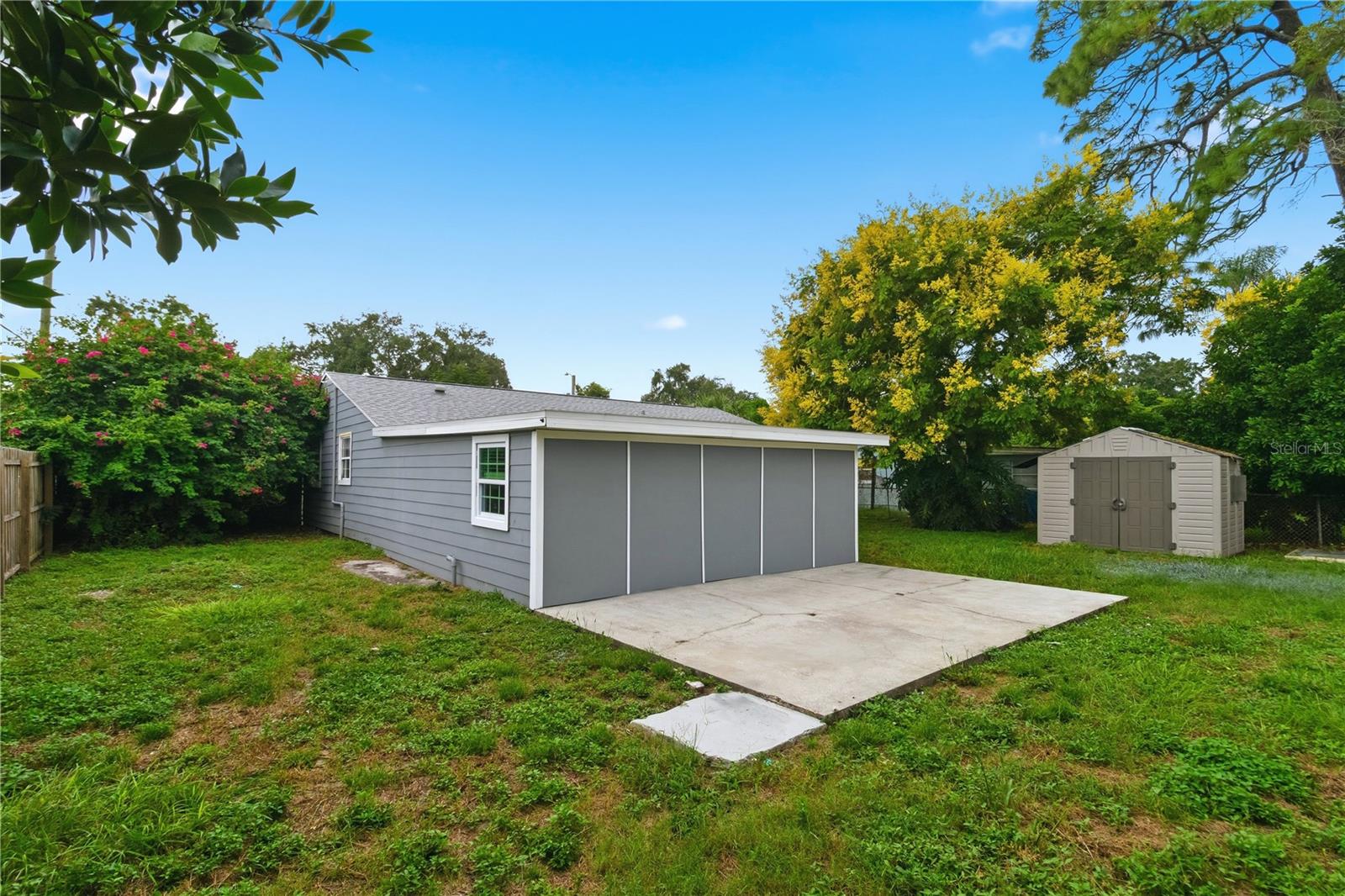 320 E ALTHEA AVE — photo 35