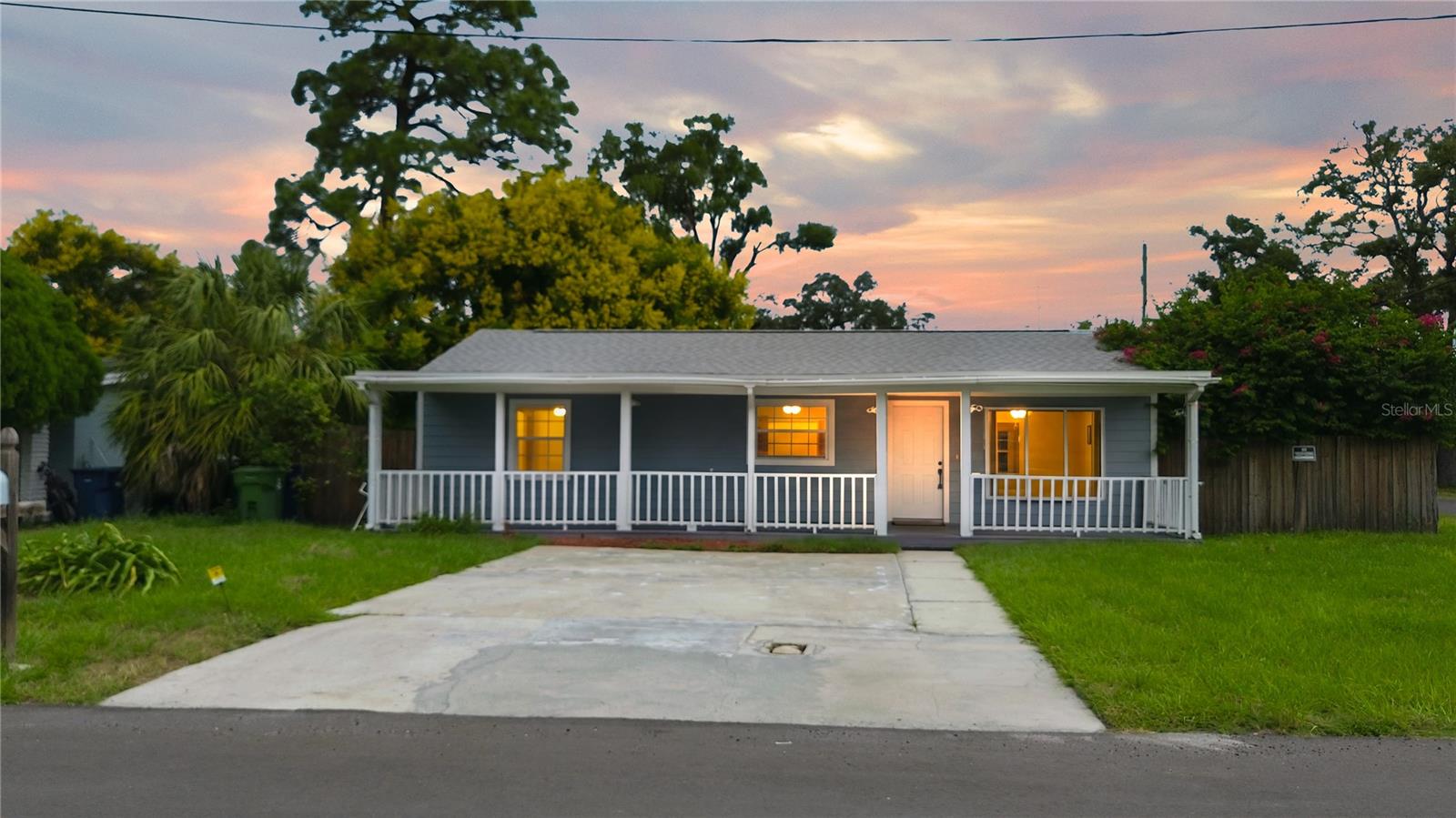 320 E ALTHEA AVE — photo 2