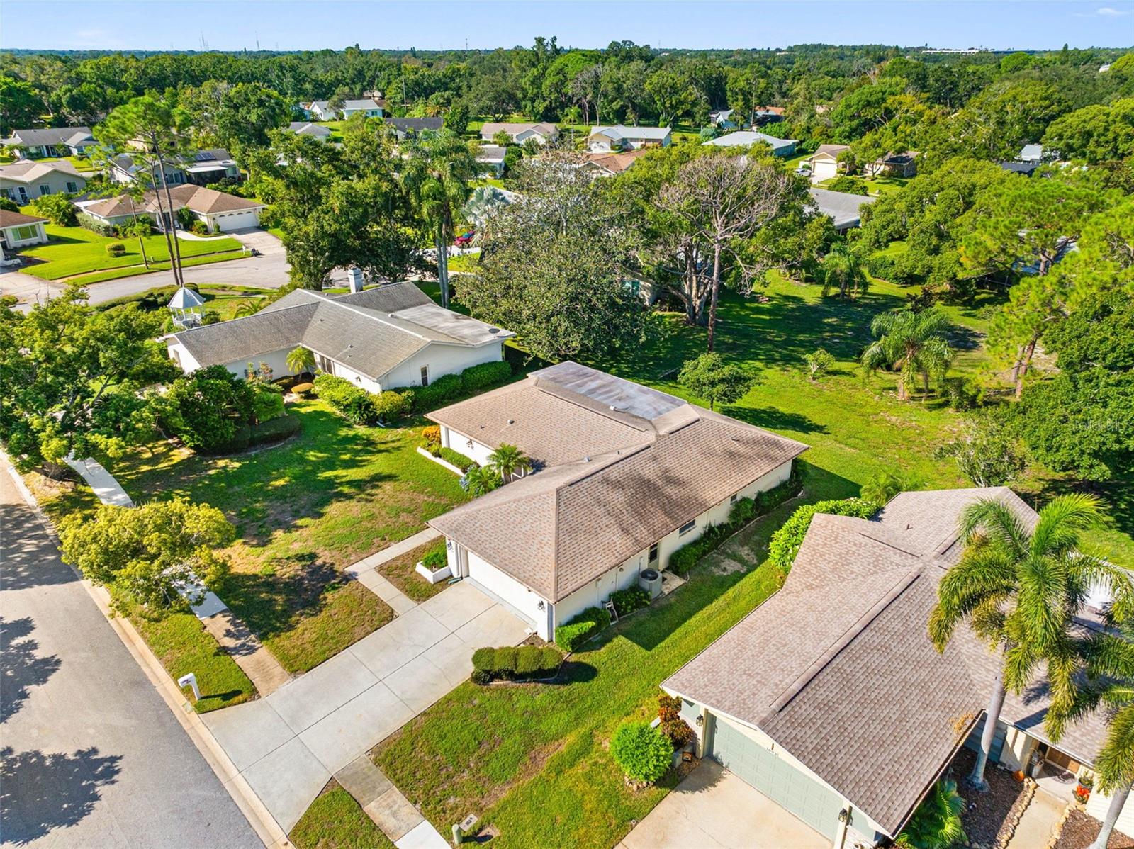 1681 MACDONNELL CT — photo 37