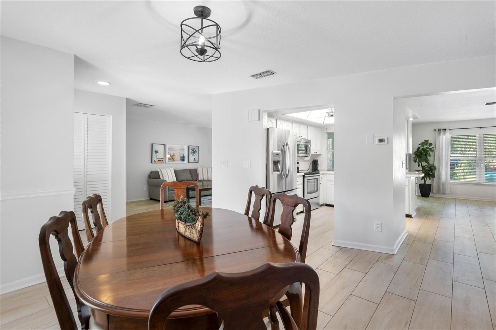 1681 MACDONNELL CT — photo 9