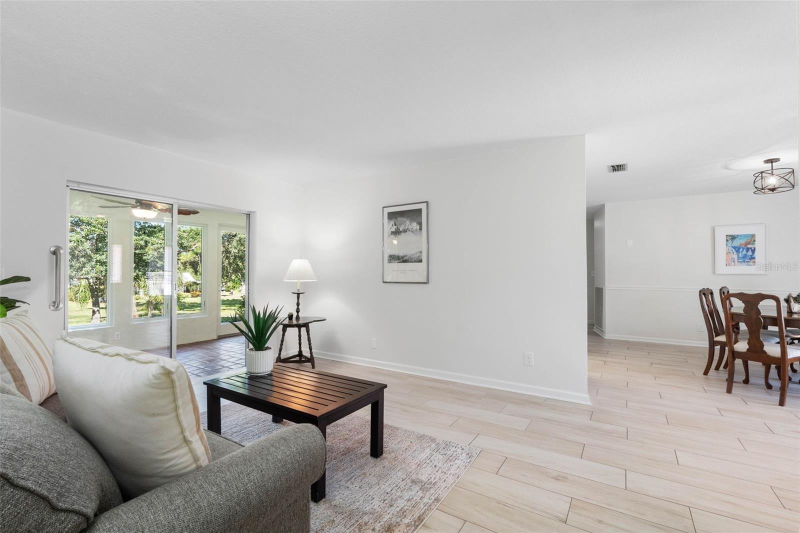 1681 MACDONNELL CT — photo 26
