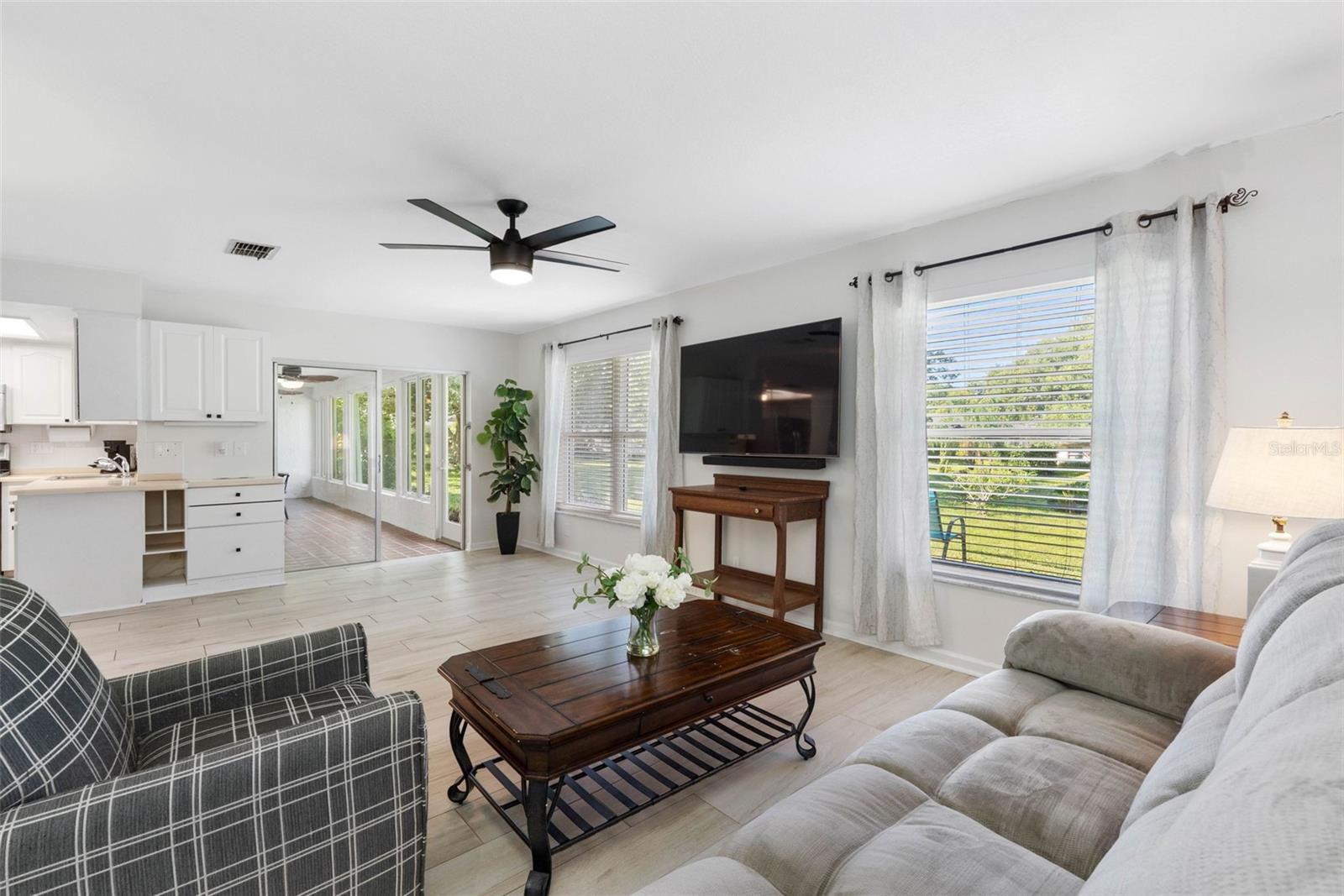 1681 MACDONNELL CT — photo 11