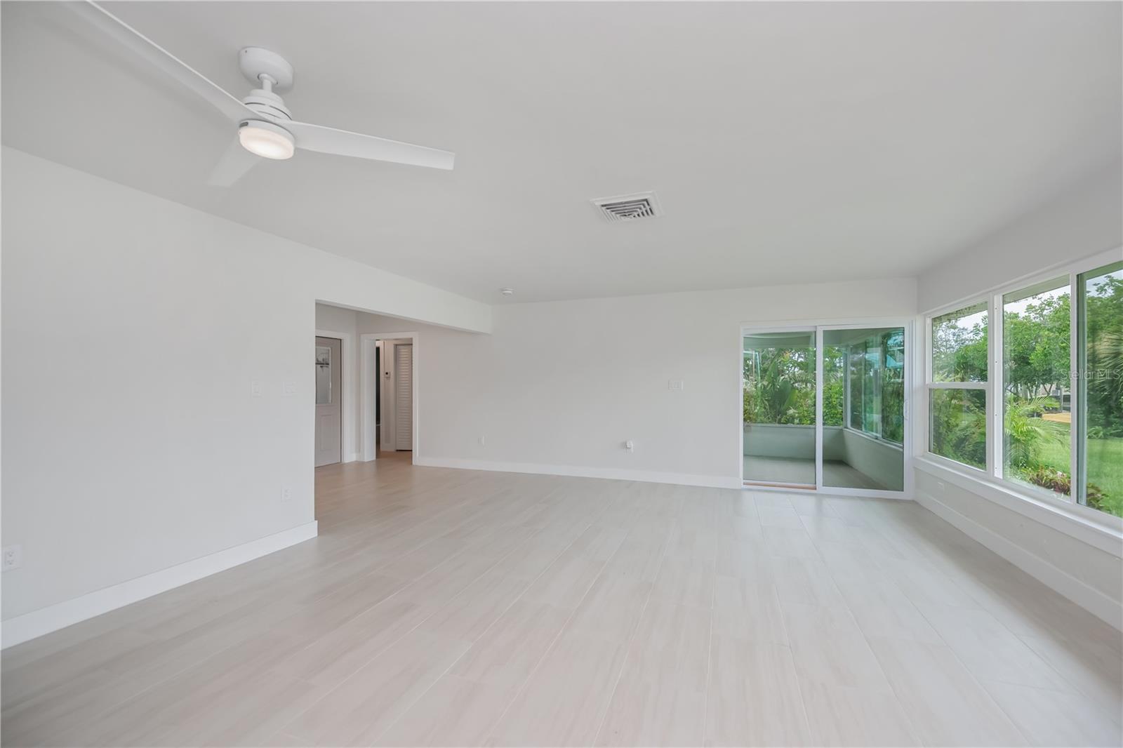 352 OAK ST — photo 9
