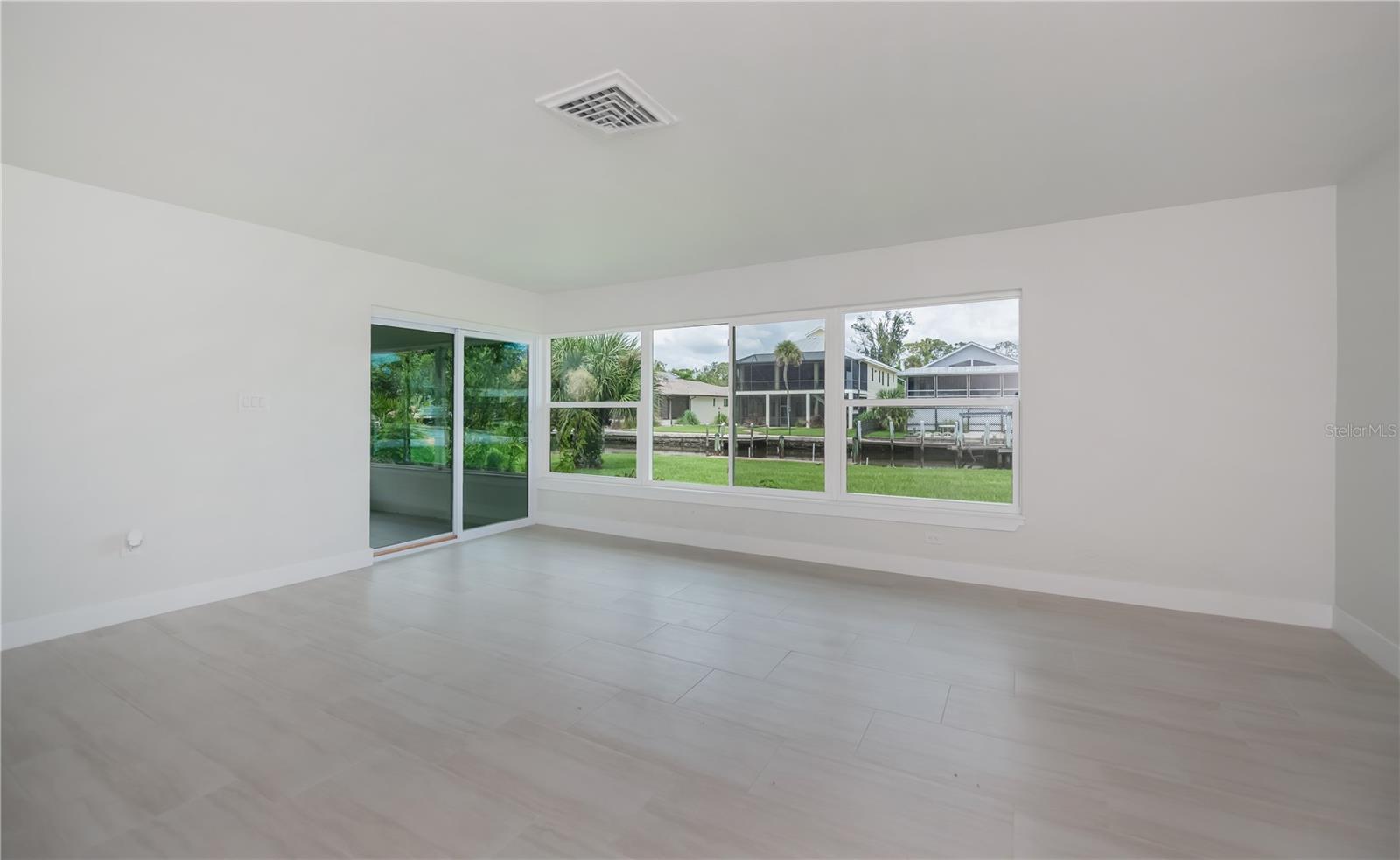 352 OAK ST — photo 43