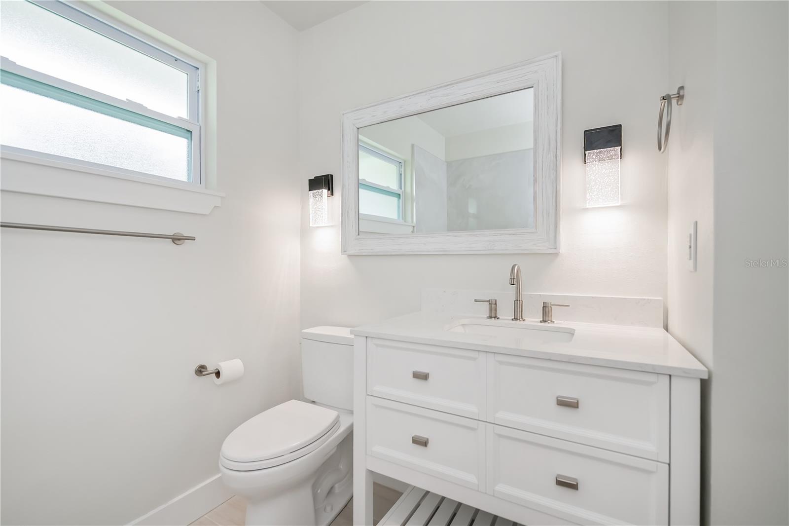 352 OAK ST — photo 23