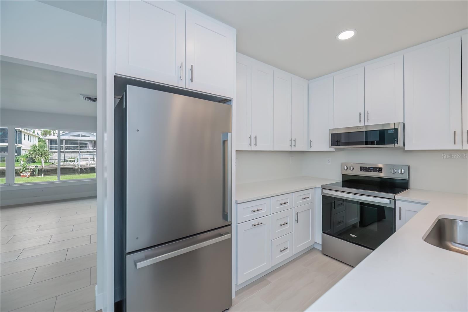 352 OAK ST — photo 11