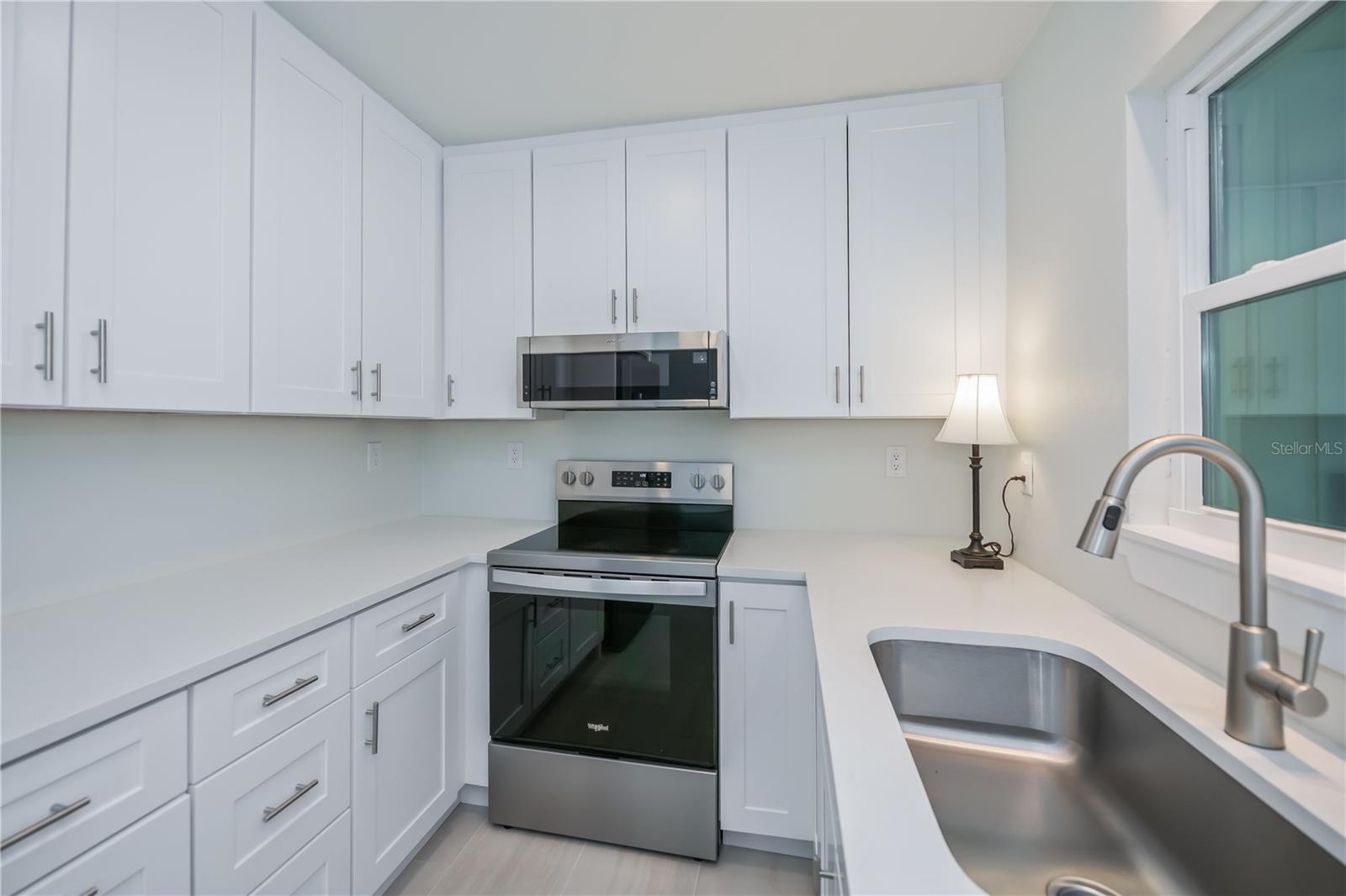 352 OAK ST — photo 10