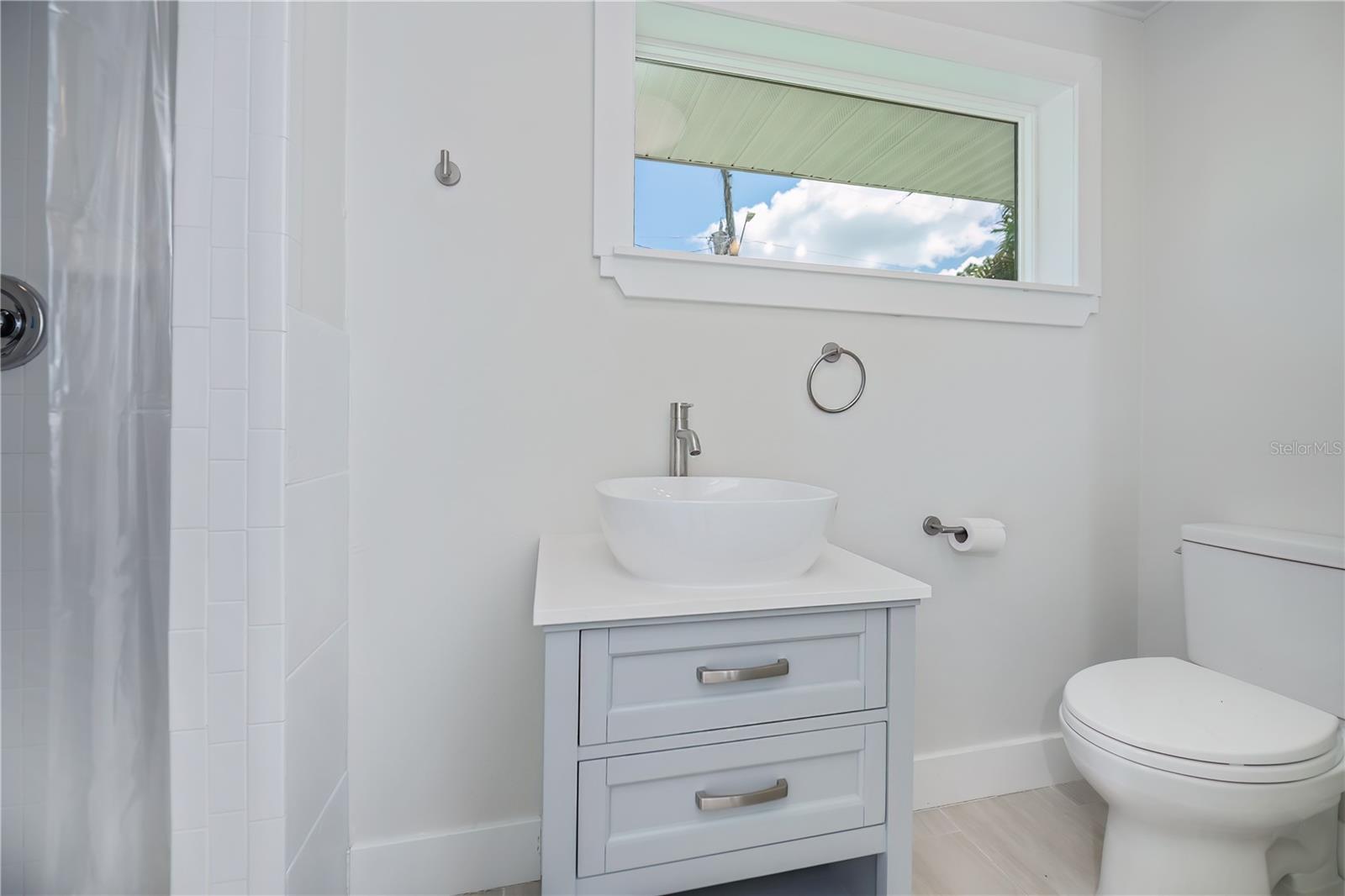 352 OAK ST — photo 16
