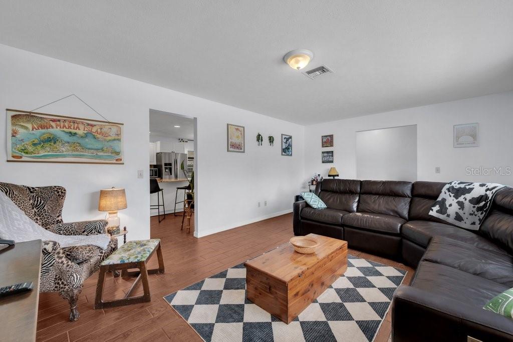 2223 ARCH MCDONALD DR — photo 9