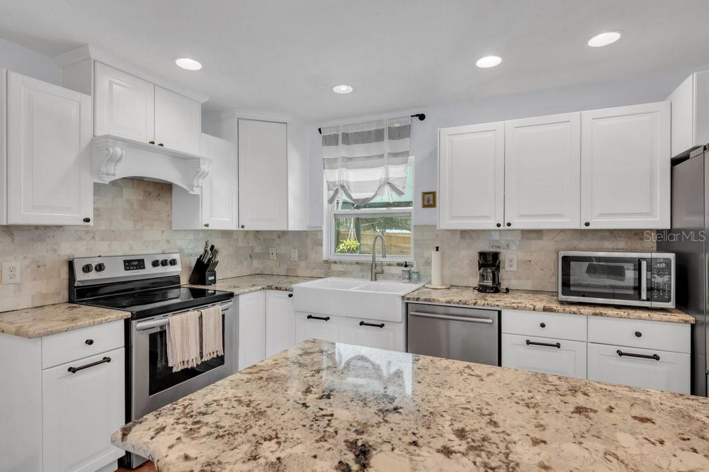 2223 ARCH MCDONALD DR — photo 16