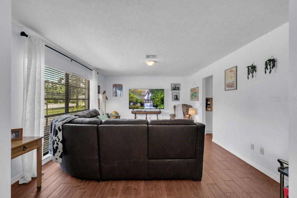 2223 ARCH MCDONALD DR — photo 7