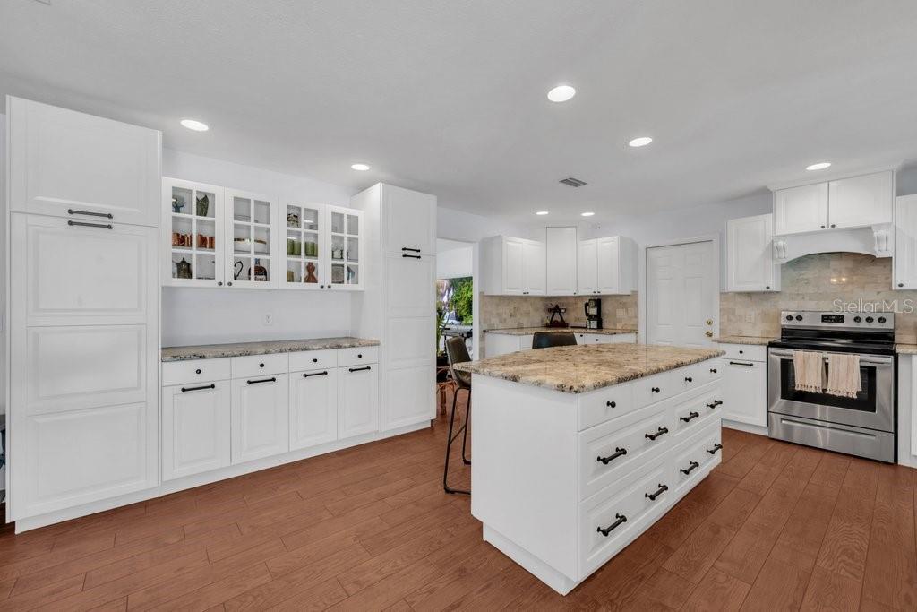 2223 ARCH MCDONALD DR — photo 13