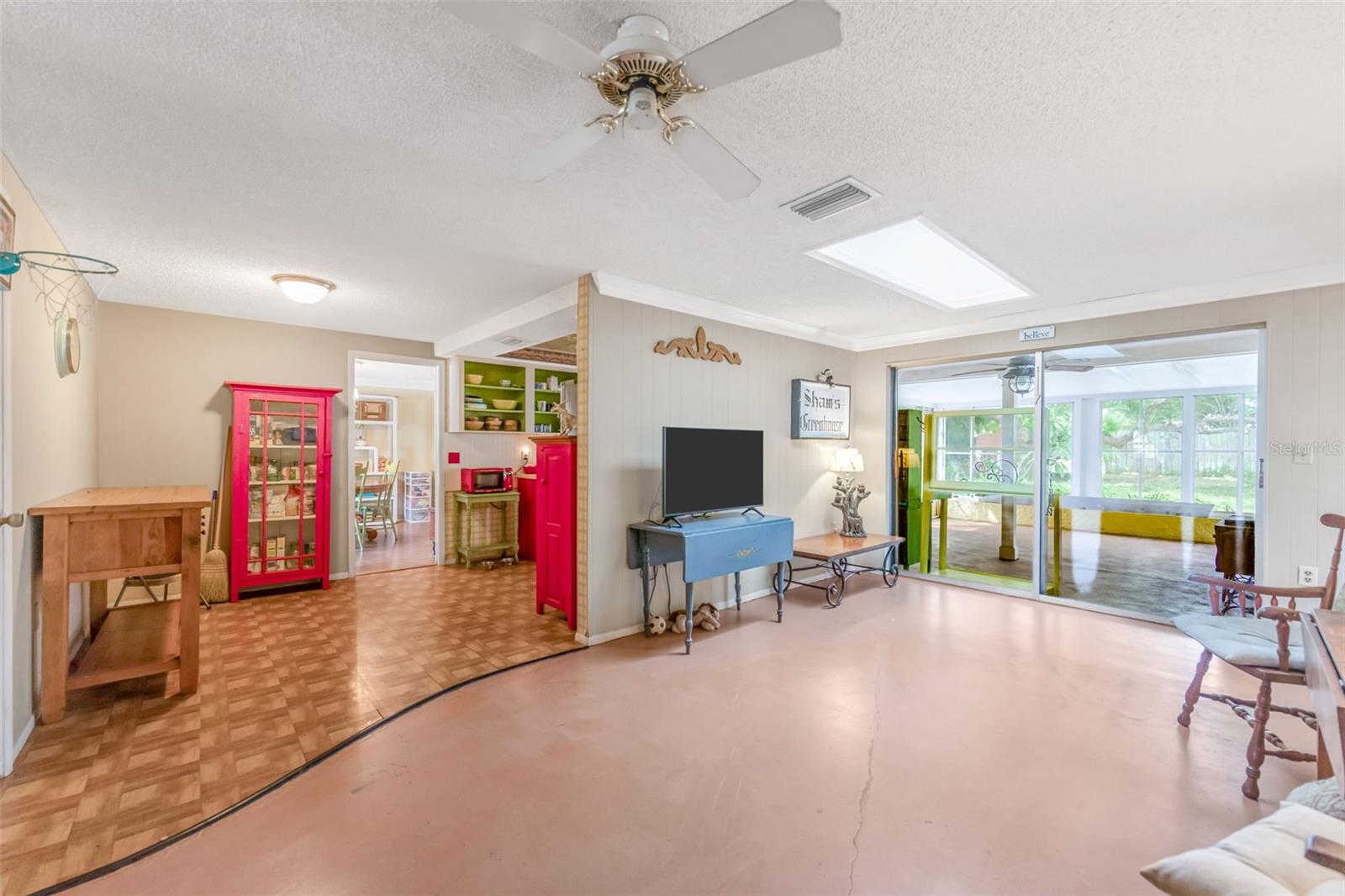 1202 ROYAL OAK DR — photo 16