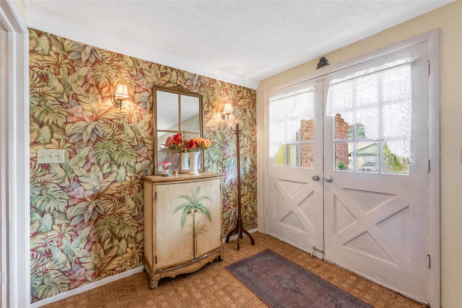 1202 ROYAL OAK DR — photo 3