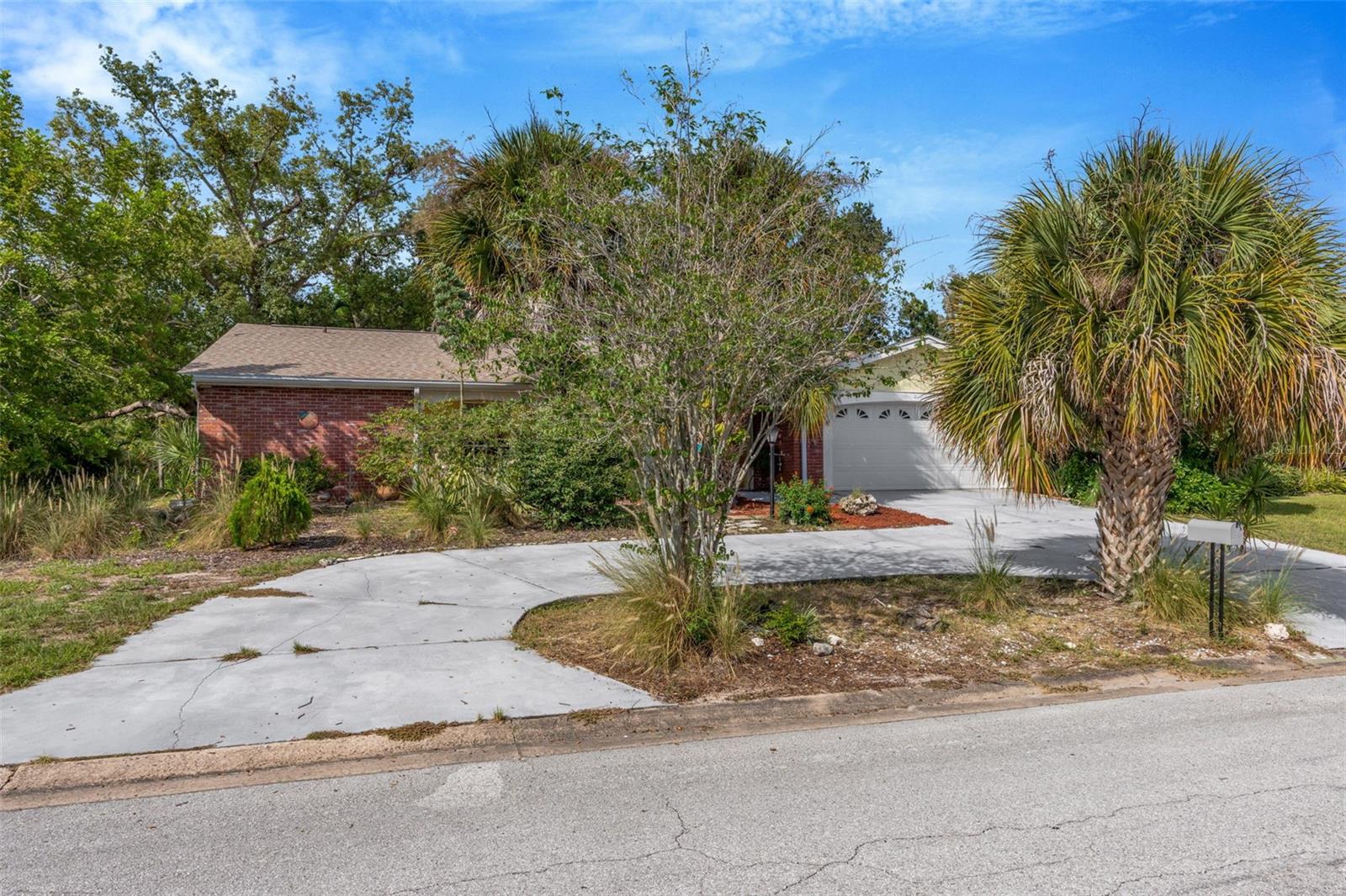 1202 ROYAL OAK DR — photo 40