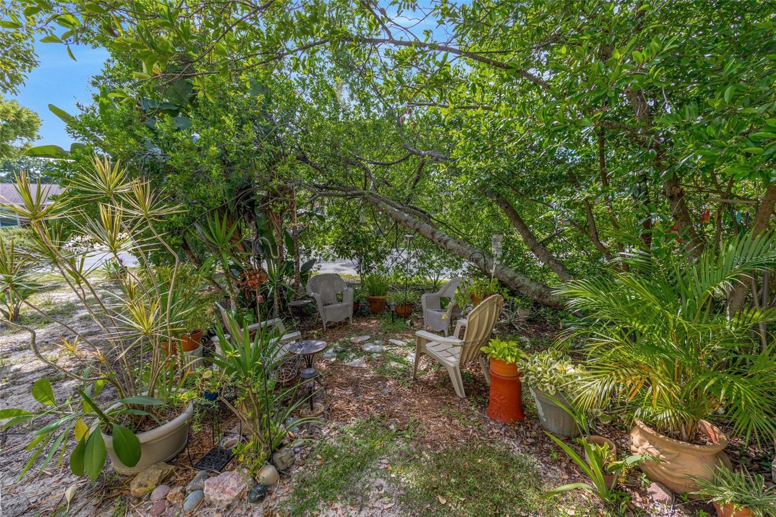 1202 ROYAL OAK DR — photo 46