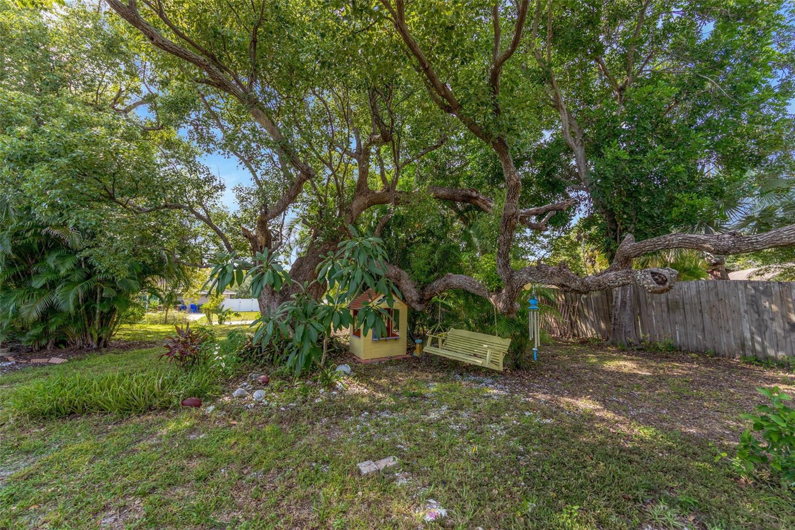 1202 ROYAL OAK DR — photo 42