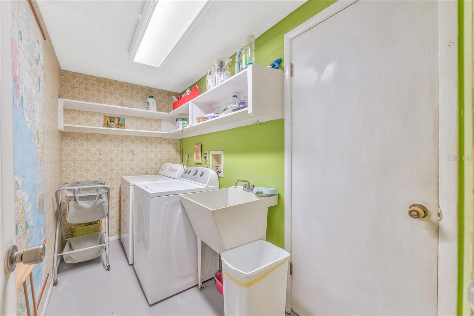1202 ROYAL OAK DR — photo 34