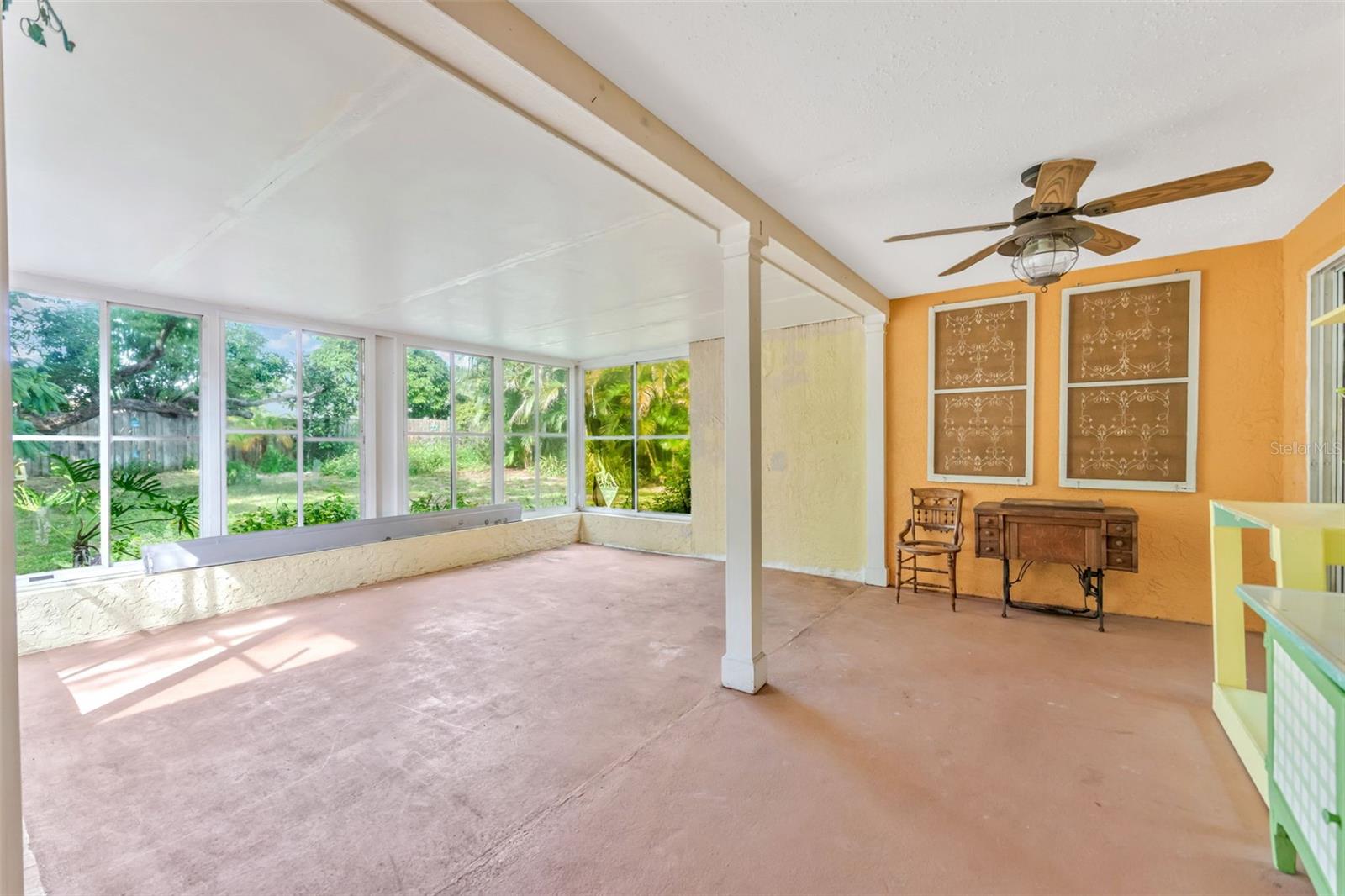 1202 ROYAL OAK DR — photo 36