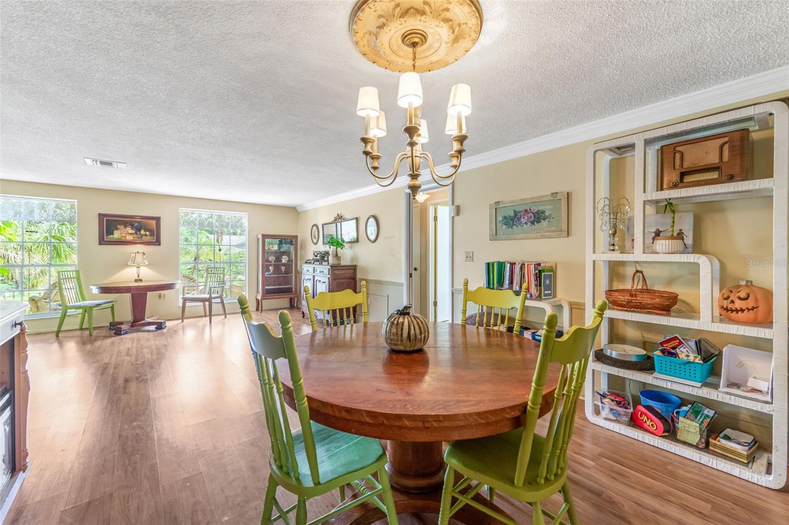 1202 ROYAL OAK DR — photo 9
