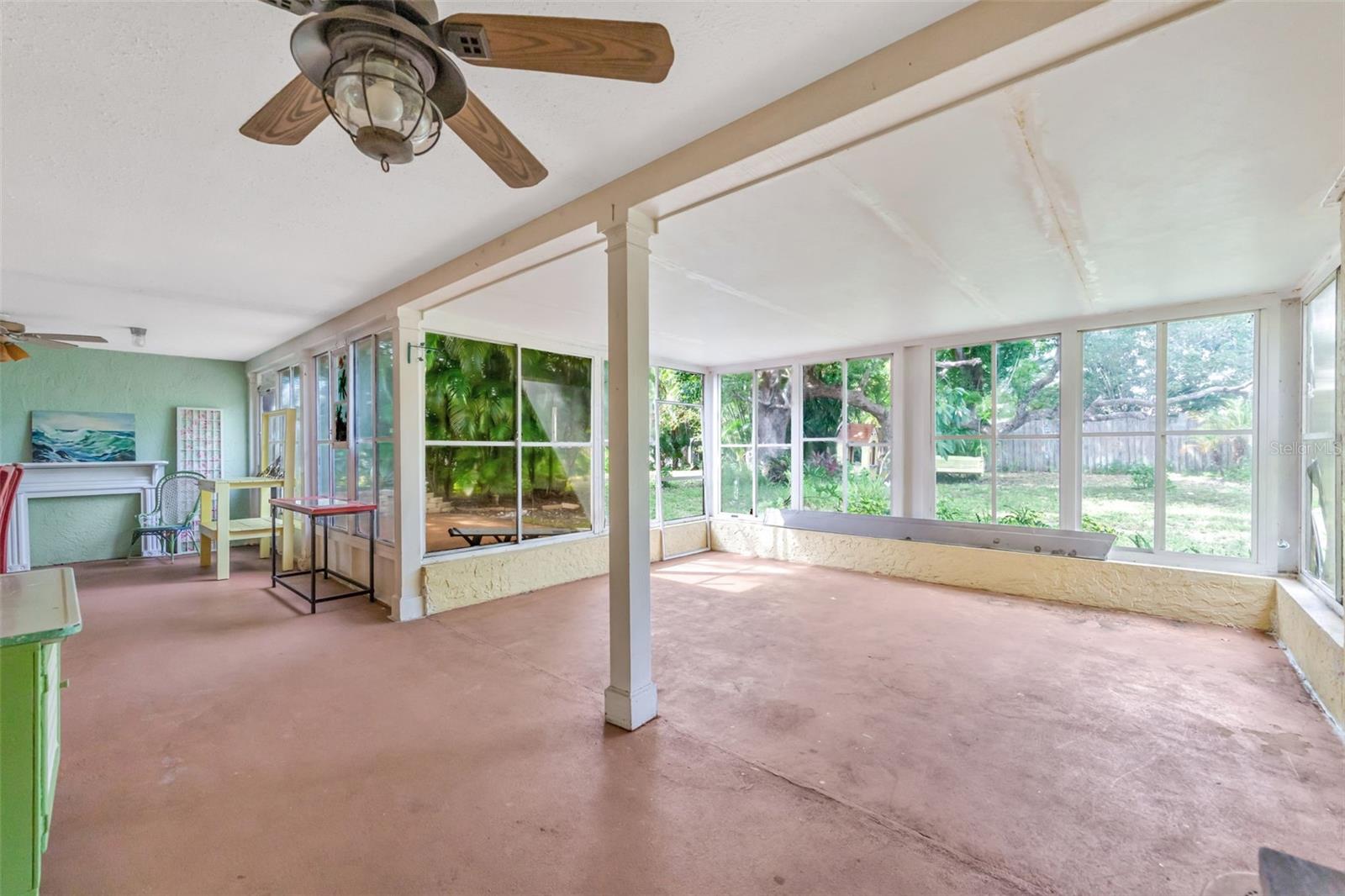 1202 ROYAL OAK DR — photo 35