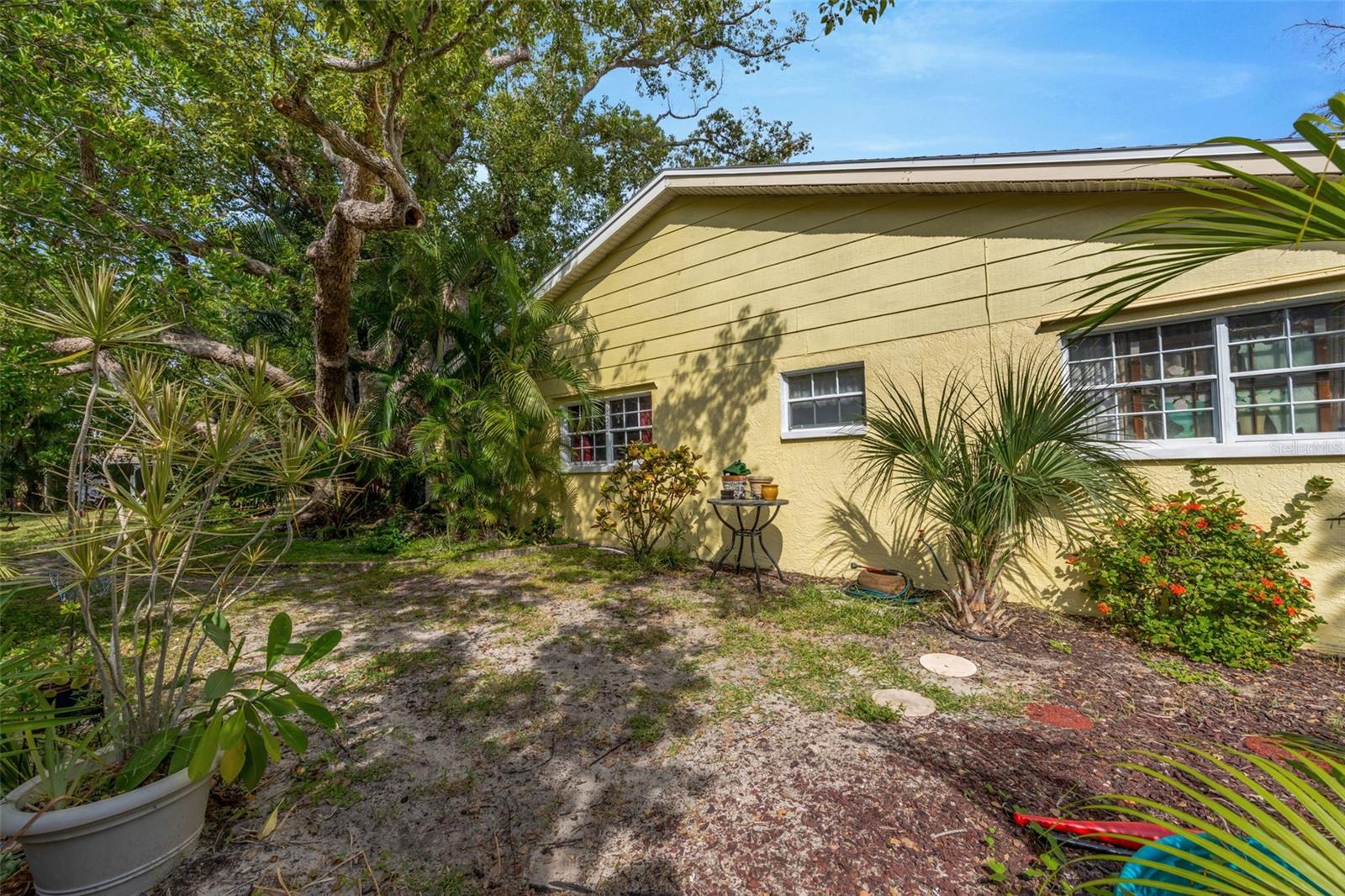 1202 ROYAL OAK DR — photo 47