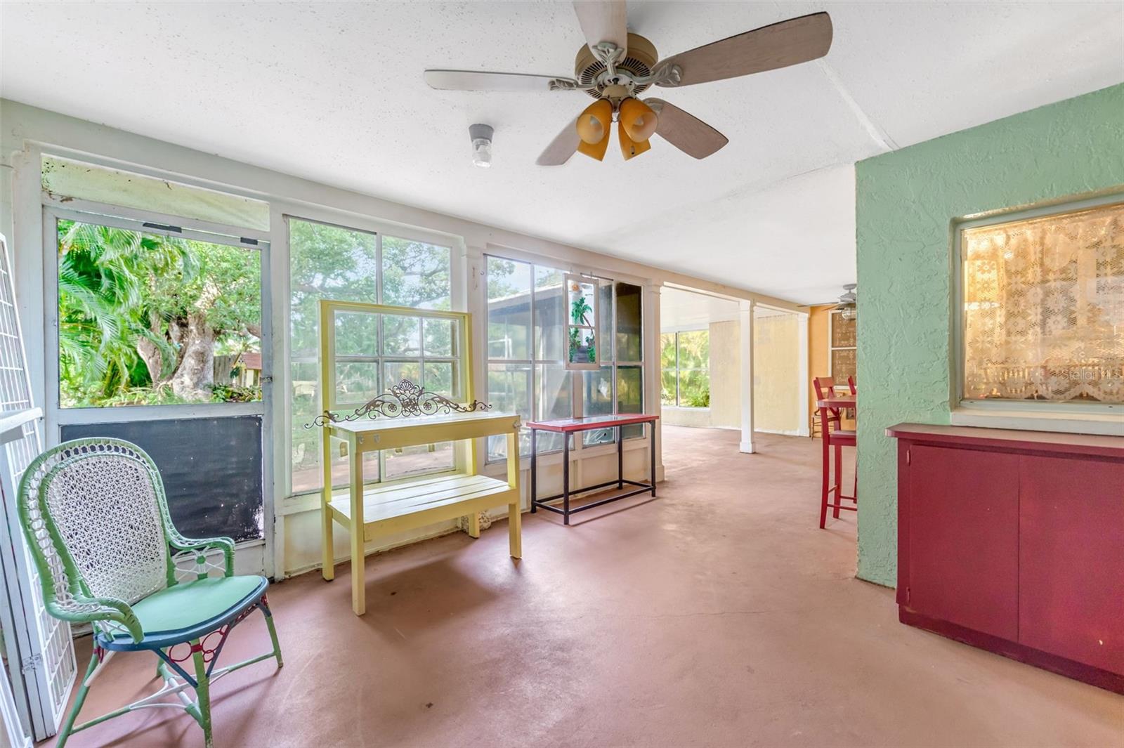 1202 ROYAL OAK DR — photo 39