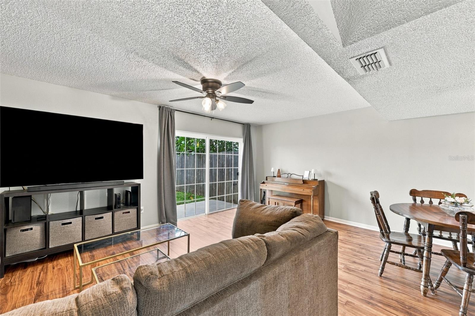 1514 CHATEAUX DE VILLE CT — photo 7
