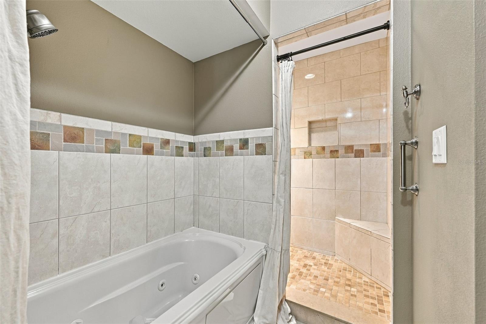 1514 CHATEAUX DE VILLE CT — photo 20