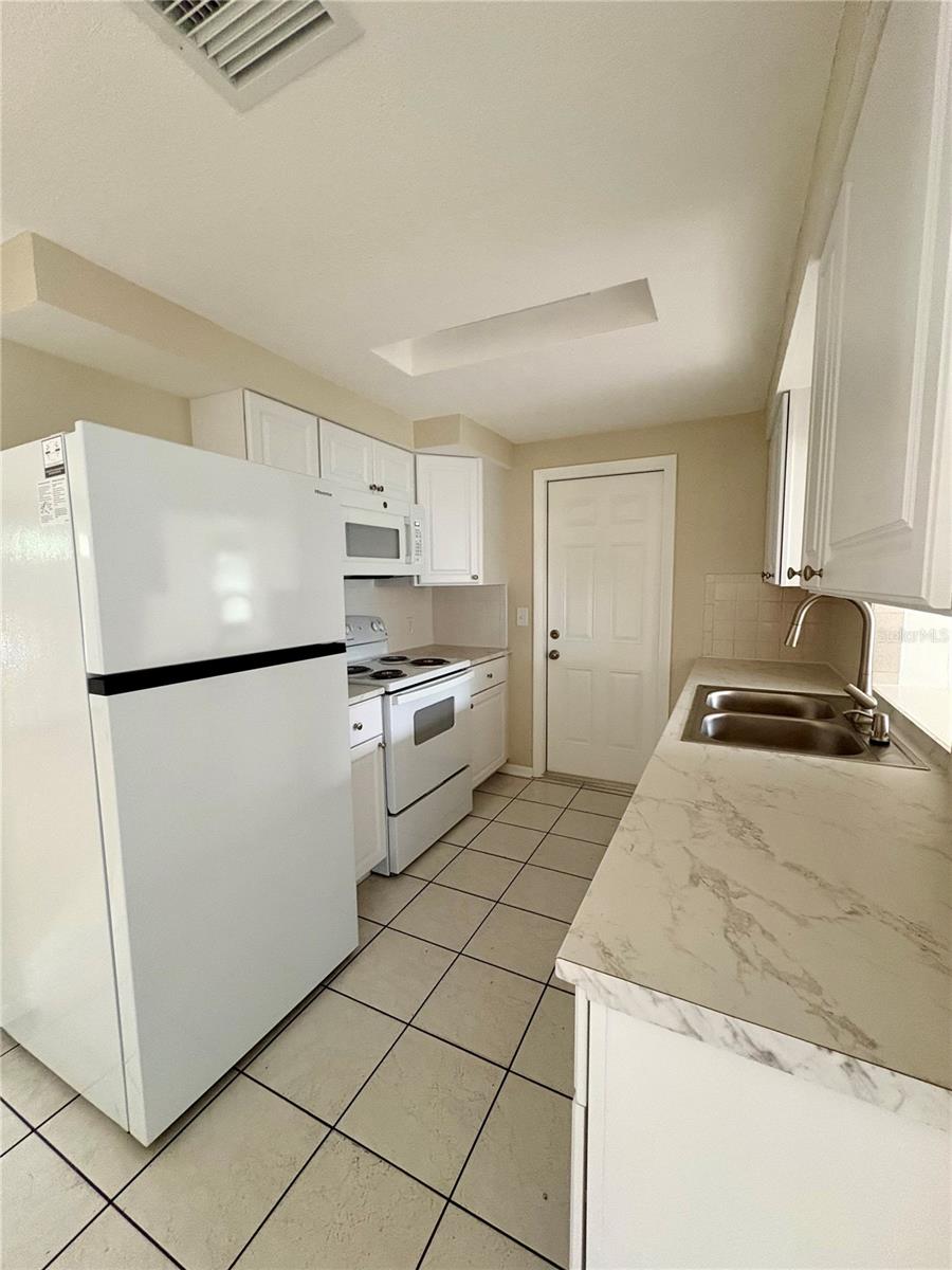 4606 EASTWOOD LN — photo 7