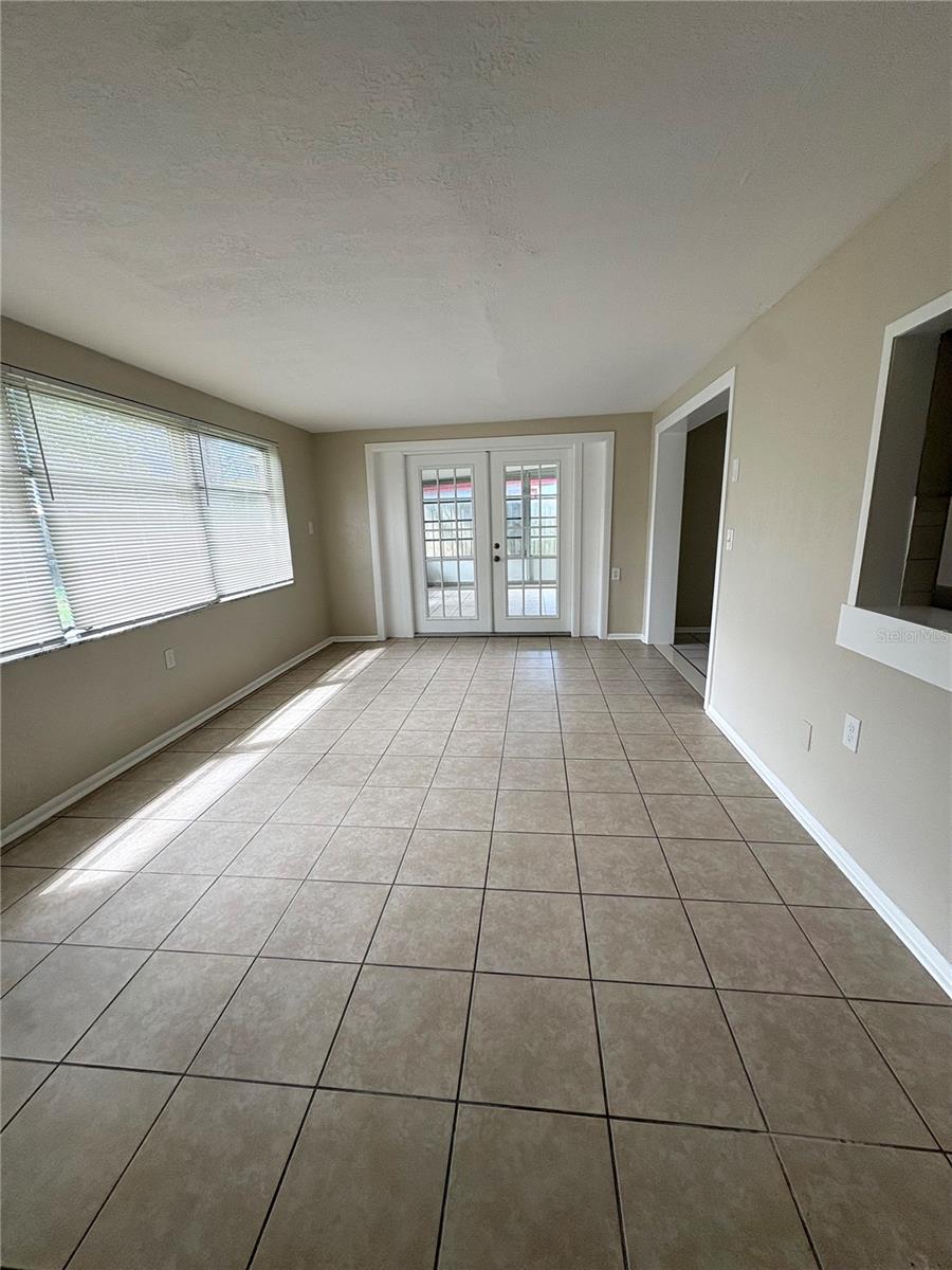 4606 EASTWOOD LN — photo 9