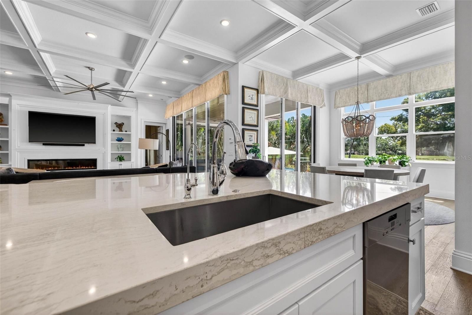 1341 MONTEREY BLVD NE — photo 10