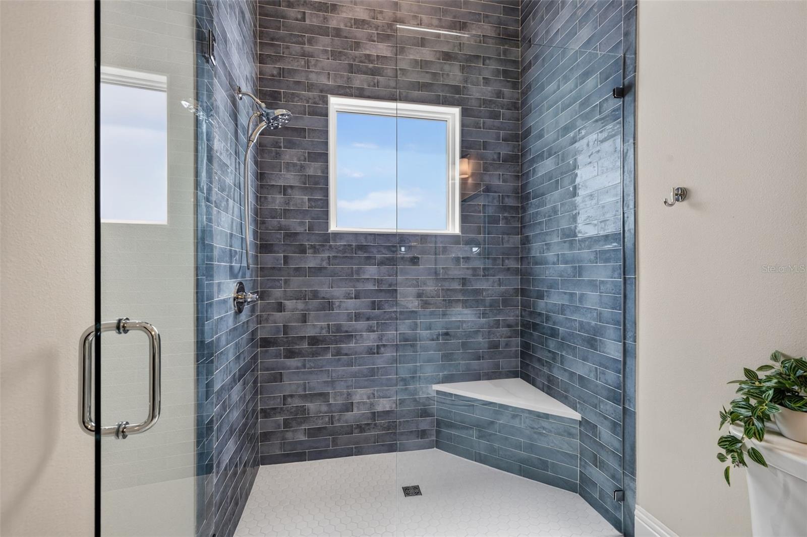 1341 MONTEREY BLVD NE — photo 24
