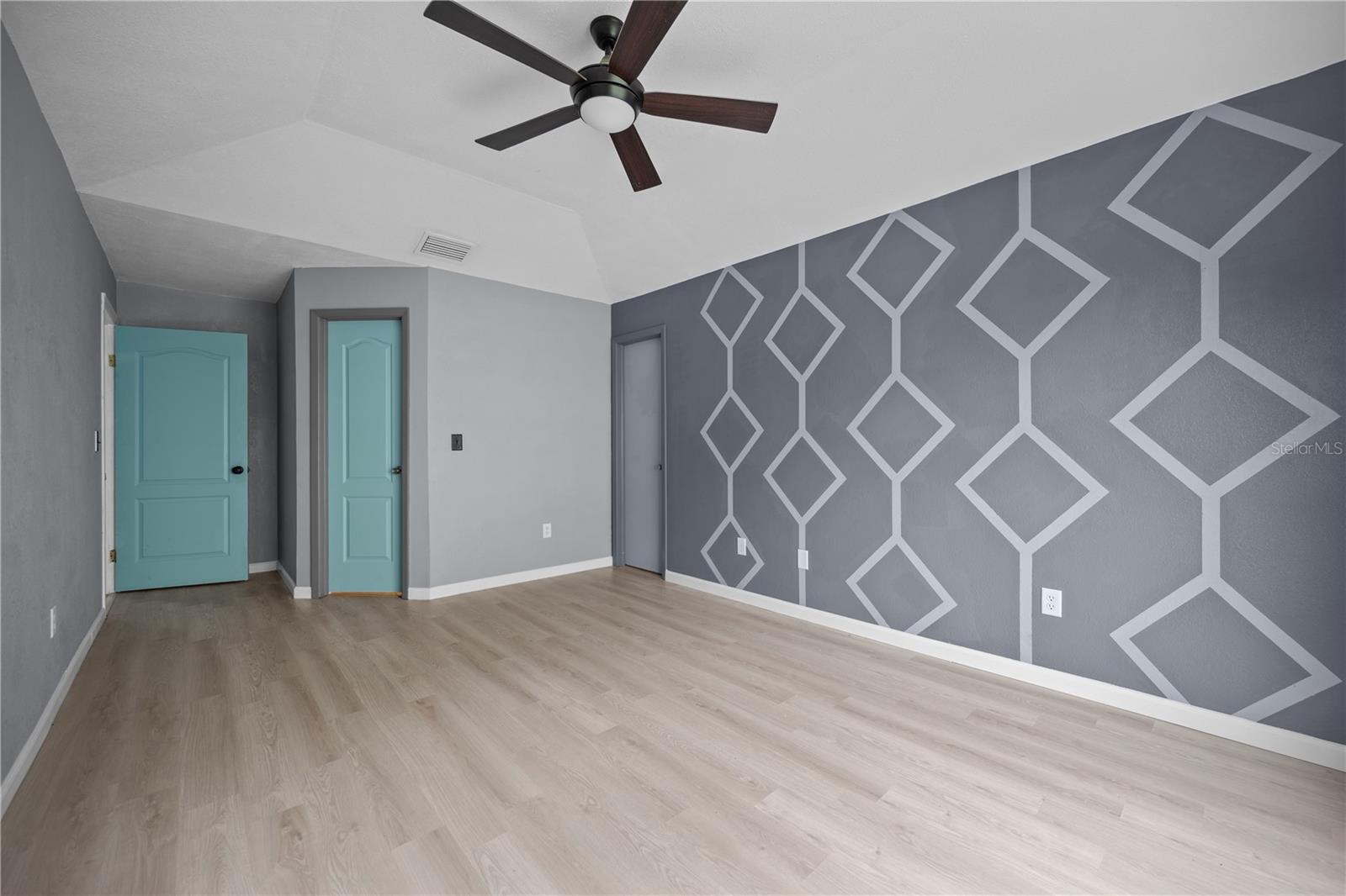 2041 SHADOW PINE DR — photo 12