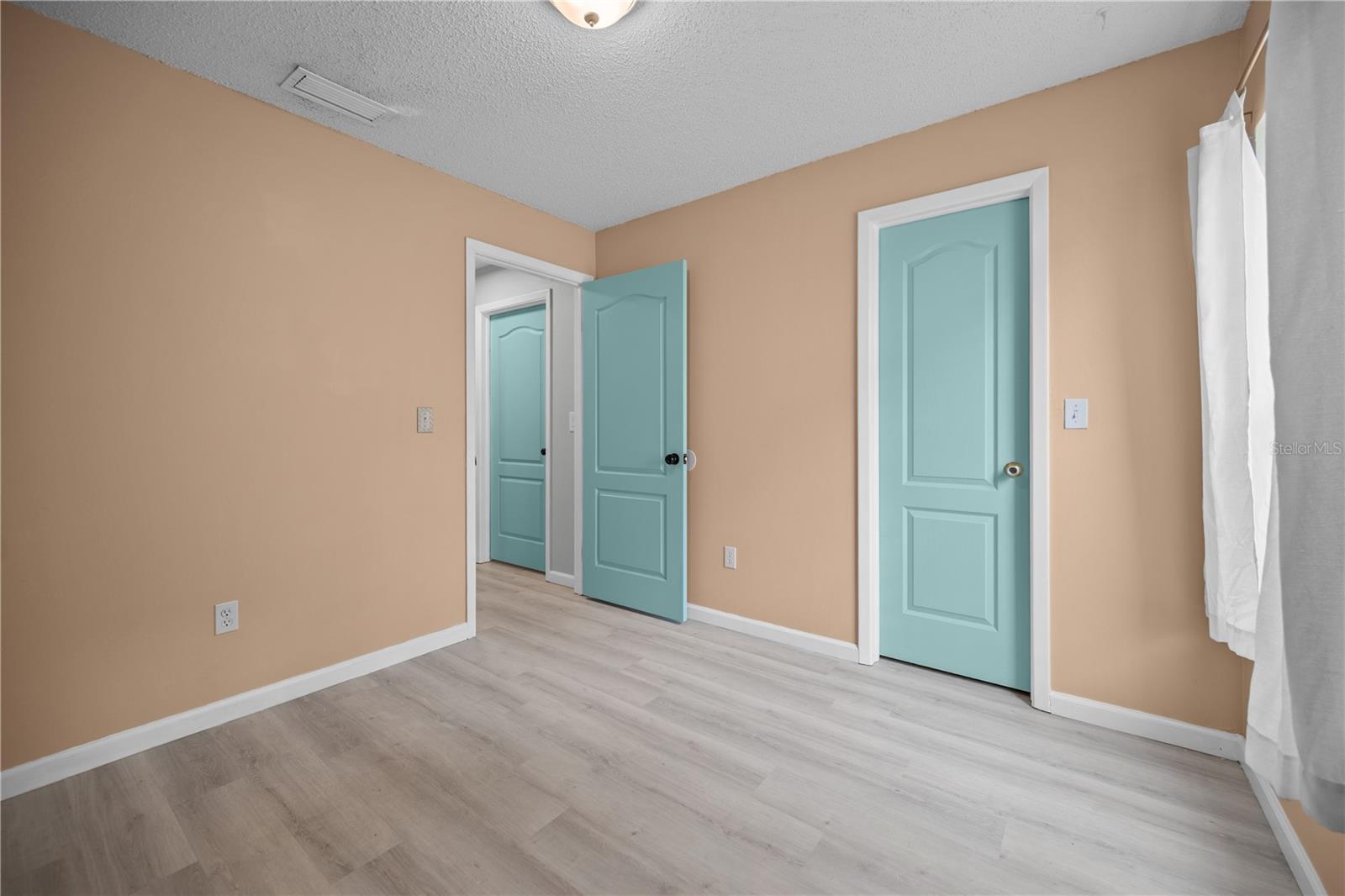 2041 SHADOW PINE DR — photo 17