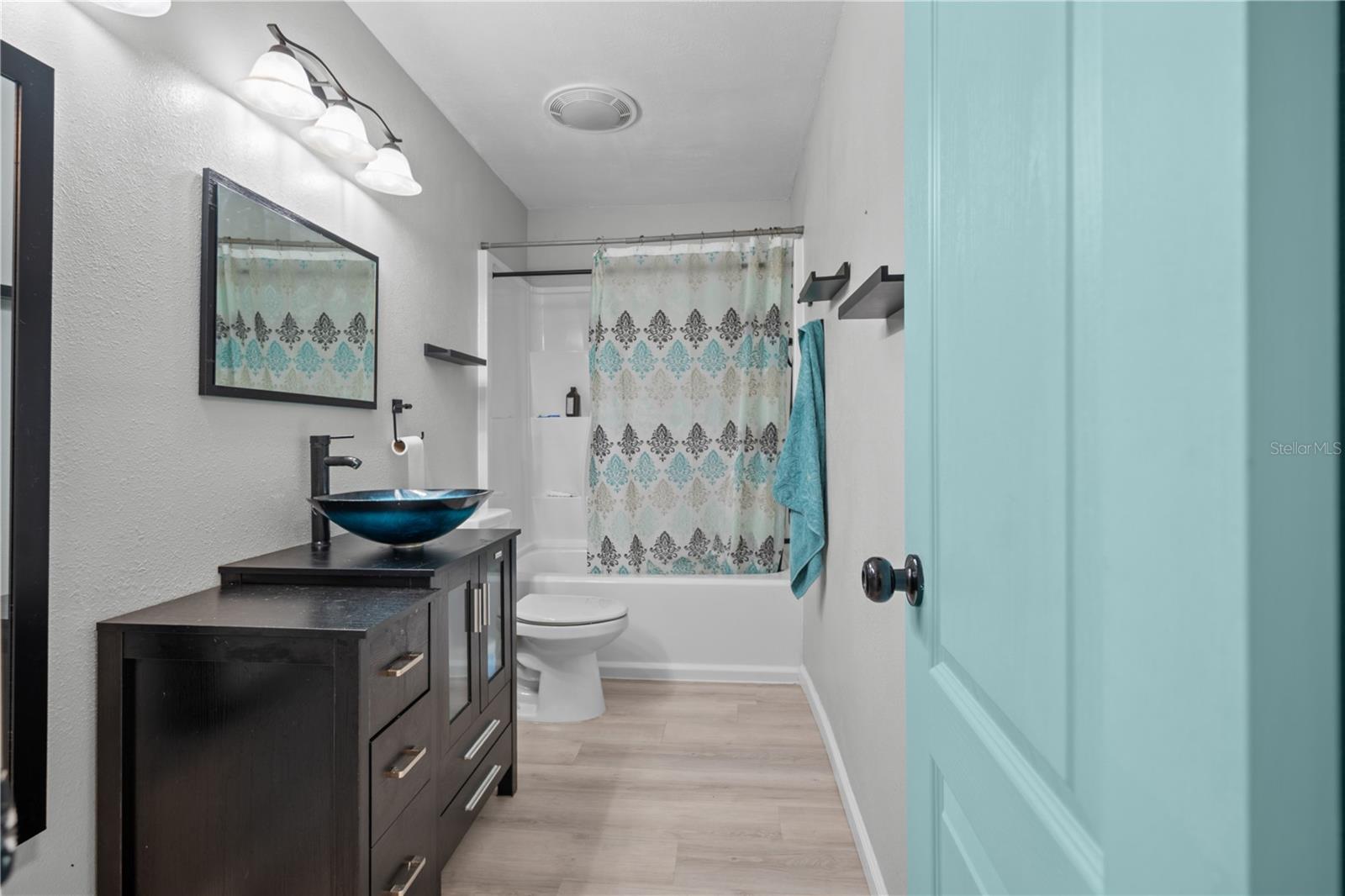 2041 SHADOW PINE DR — photo 15