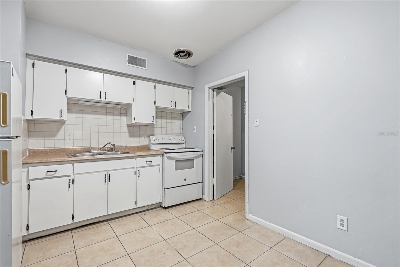 1408 E 140TH AVE — photo 12