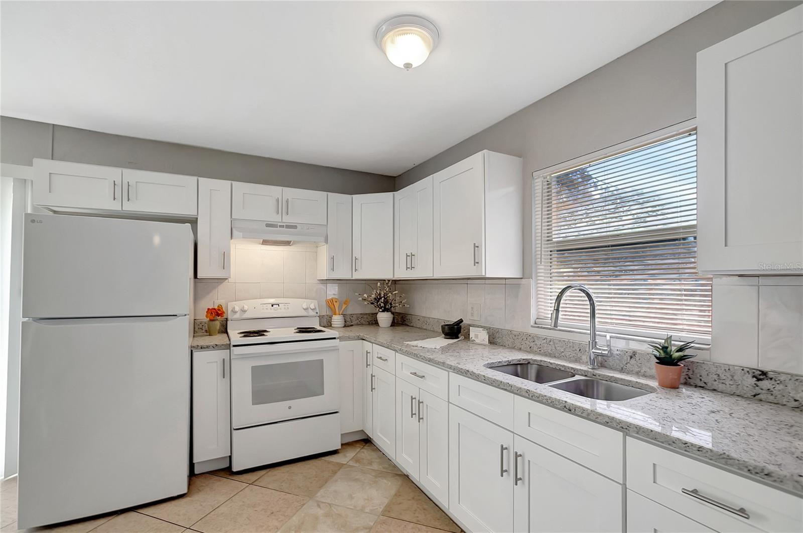 3908 E HENRY AVE — photo 14