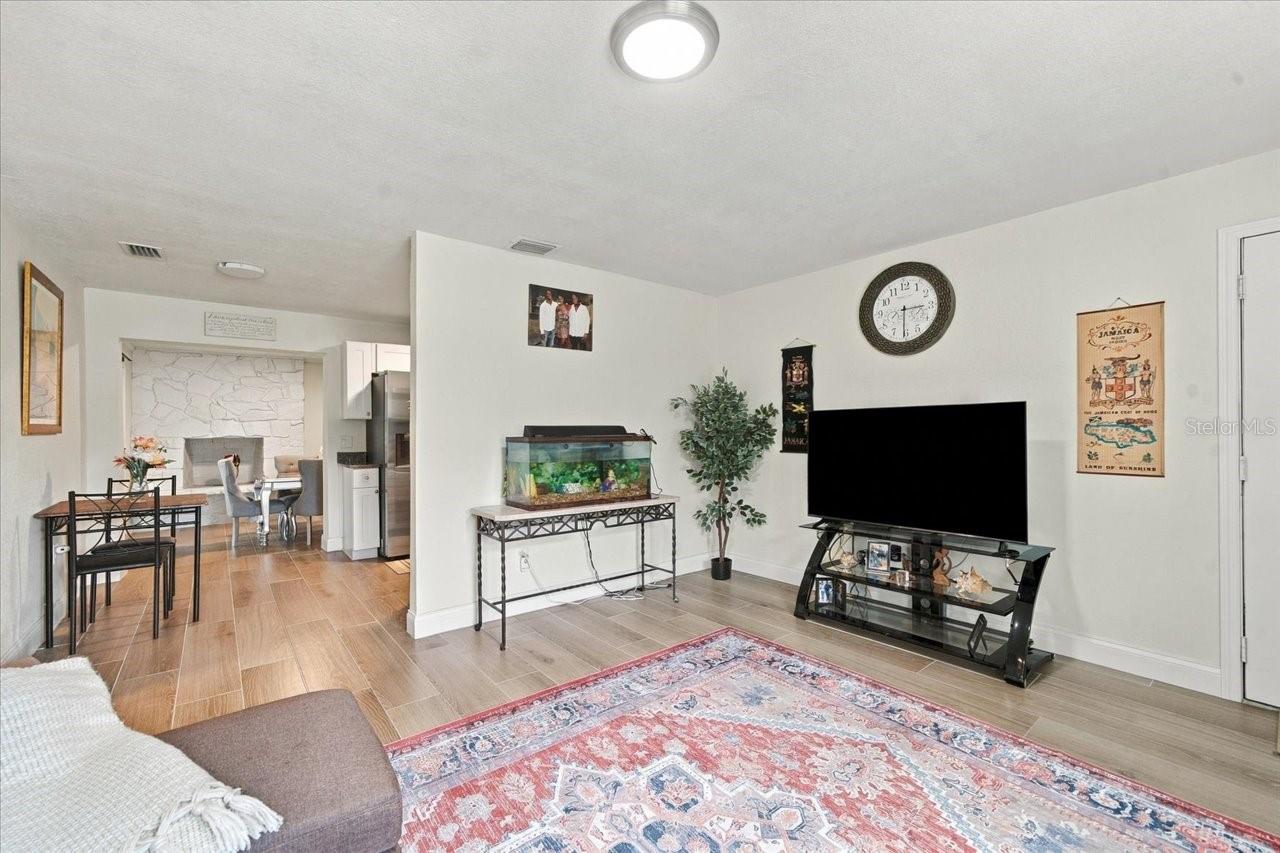 8223 GULF WAY — photo 9