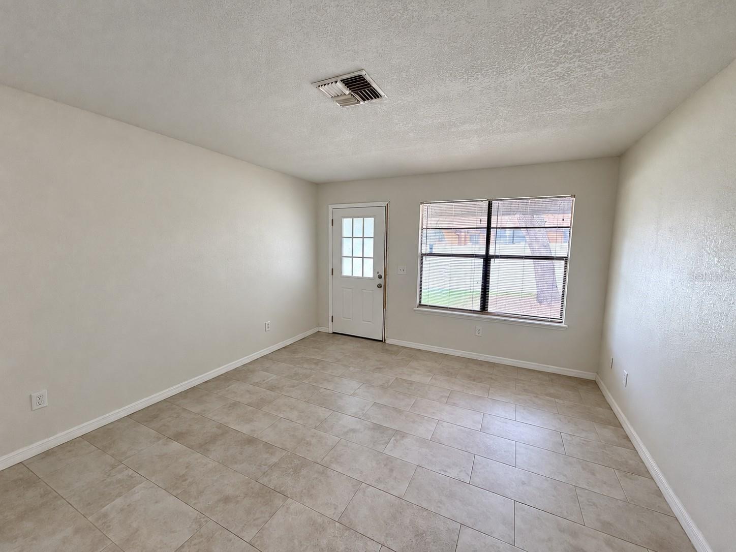 1788 POINSETTIA AVE — photo 2