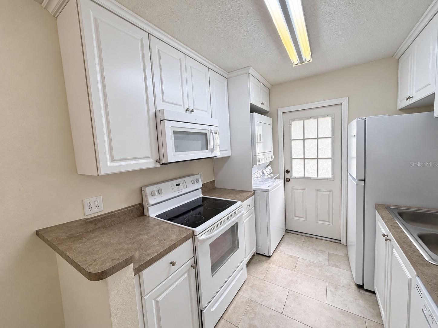 1788 POINSETTIA AVE — photo 4