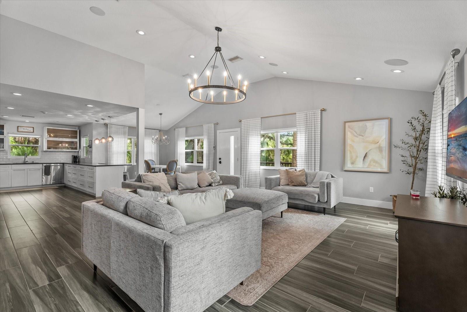 3376 S SECLUSION DR — photo 9