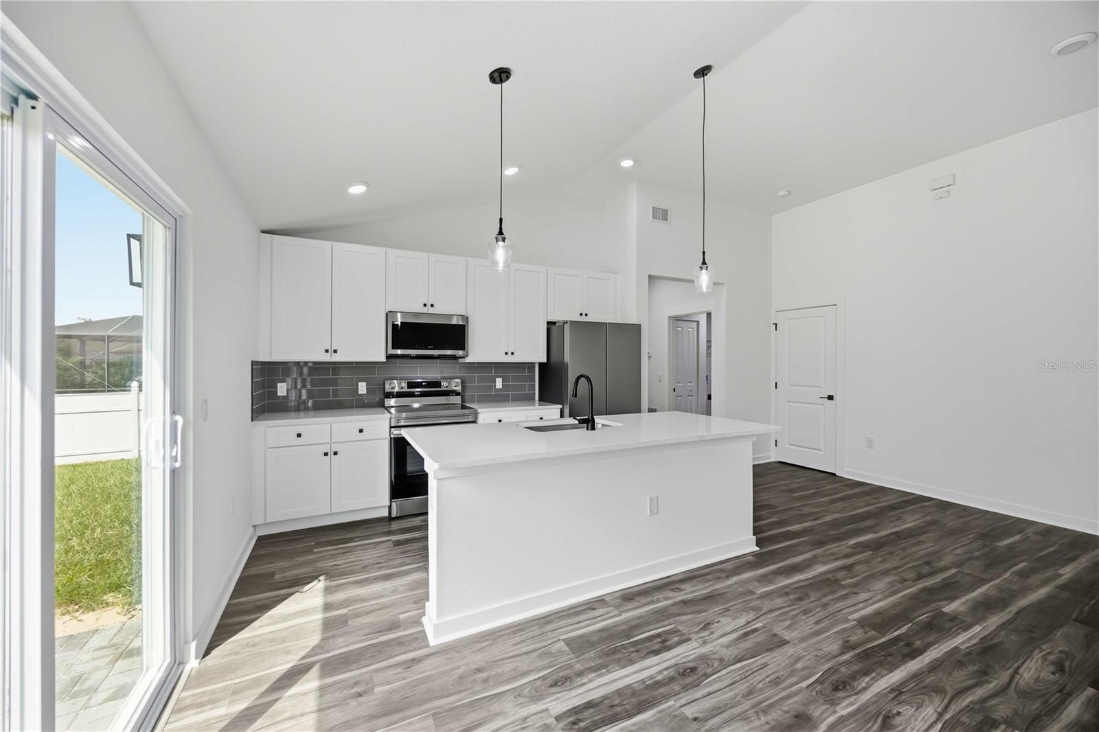 1665 KIRKWOOD ST — photo 3
