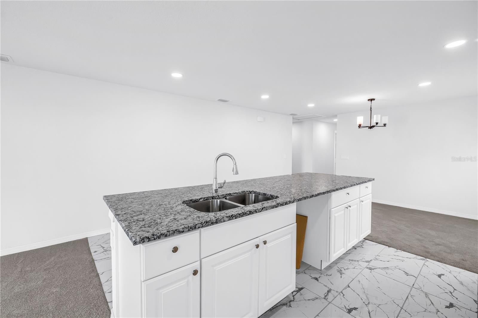 835 QUEENSBORO AVE S — photo 25