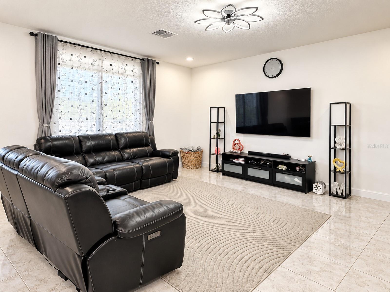 37784 BEACON BRICK DR — photo 8