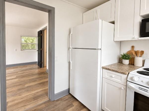 413 E FLORIBRASKA AVE #B — photo 3